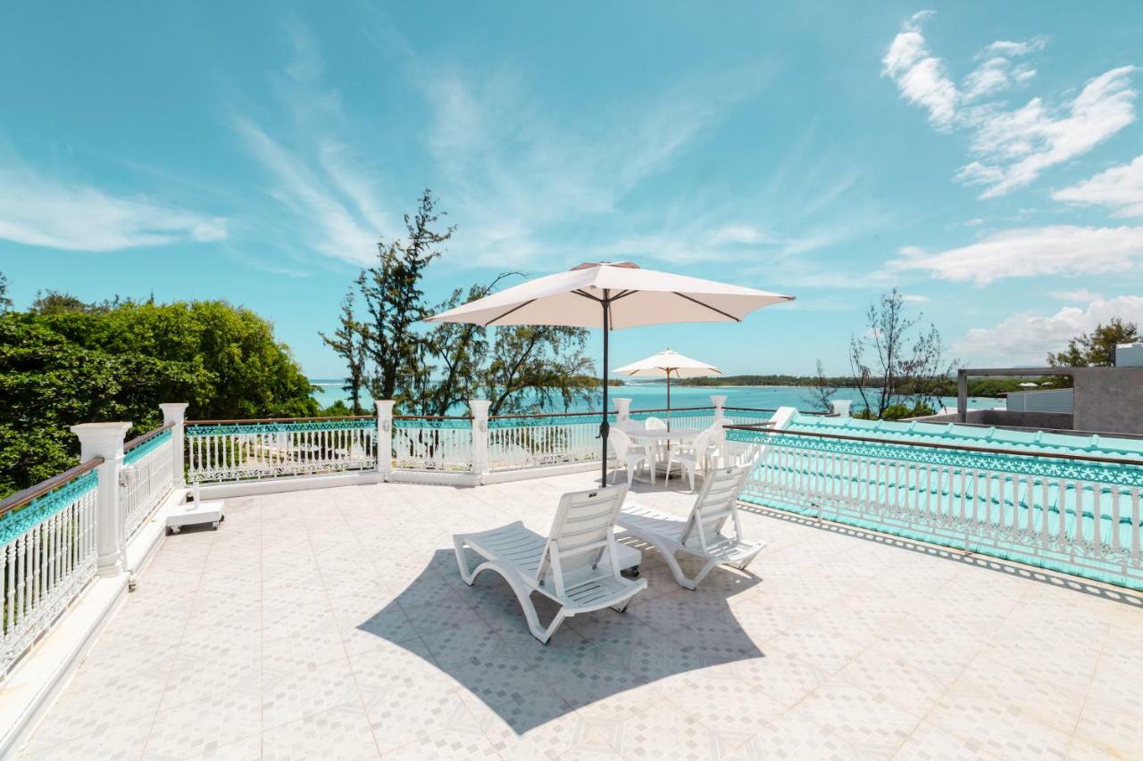 Villa Bella Charming Beachfront Guesthouse Blue Bay Εξωτερικό φωτογραφία